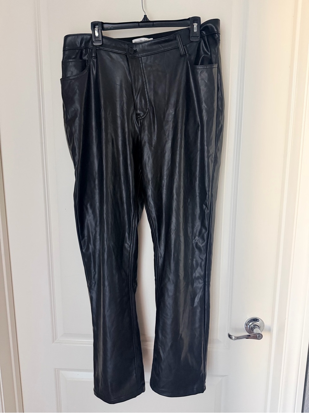 Abercrombie & Fitch Pleather pants 33/16L